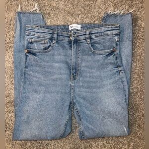 Zara Women's Light Blue High Rise Jeans Size 8